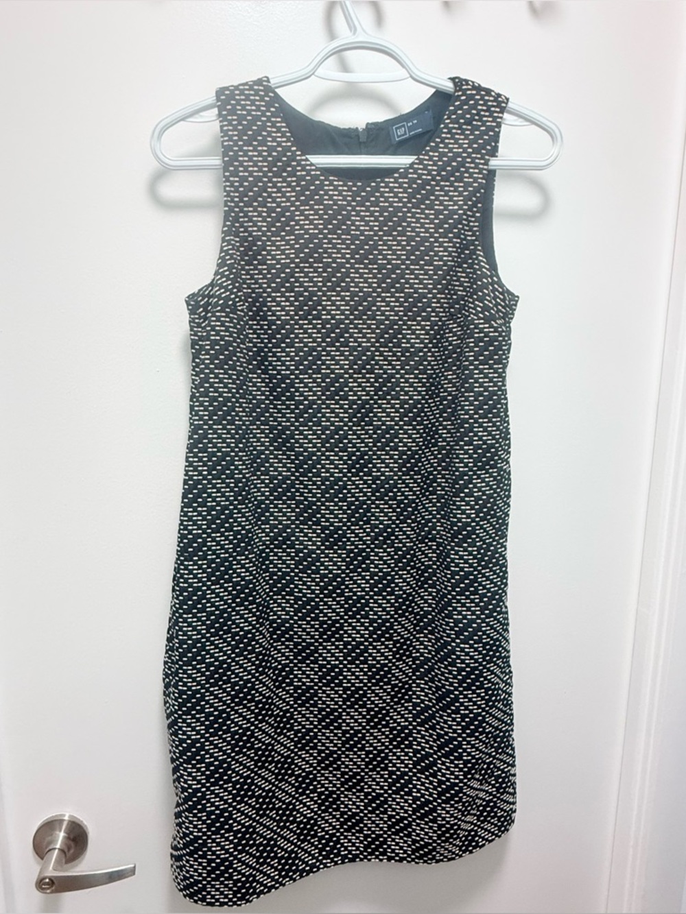 Gap Black & White Sleeveless Shift MIDI Dress with Pockets - XS